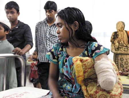 방글라데시 대학병원에서 만난 라나플라자 참사 희생자 베검.