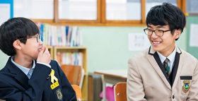 최준열(사진 왼쪽), 윤지훈 군은 중학교에 진학한 뒤에도 끈끈한 우정을 유지하고 있었다.