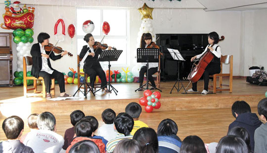 지난 12월 3일 강남 보육원에서 클래식 실내악단 ‘민앙상블’이 아이들에게 특별한 공연을 선물했다.