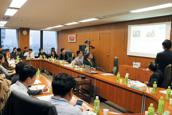 연수 첫날 한국 기업의 CSR 담당자들과 만난 다나카 히로시 일본조성재단센터 전무이사는 “일본에서 조성재단과 관련한 모든 정보를 원스톱으로 제공하는 것이 센터의 역할”이라고 말했다. /사회공헌정보센터 제공
