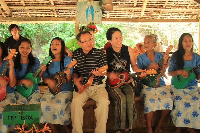 필리핀 보홀섬에서의 전통 음악 체험 ⓒ착한여행
