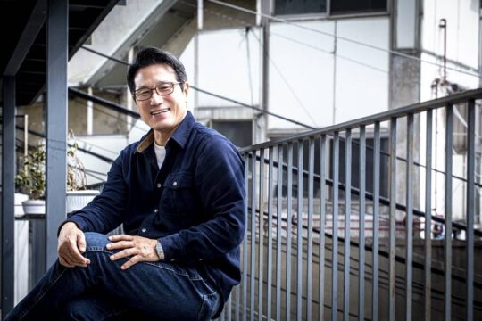 지난 21일 서울 종로구 이화동에서 만난 정병국 전 미래통합당 의원. 벽화마을의 작은 주택에 정 전 의원의 사무실이 있다. /이신영 C영상미디어 기자