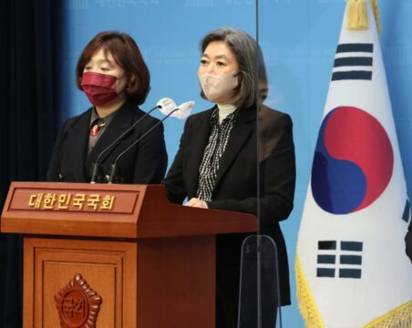 김행 국민의힘 공천관리위원회 대변인이 1일 서울 여의도 국회 소통관에서 ‘국민의힘 중앙당 공천관리위원회 2차 회의 결과’를 브리핑하고 있다. /연합뉴스