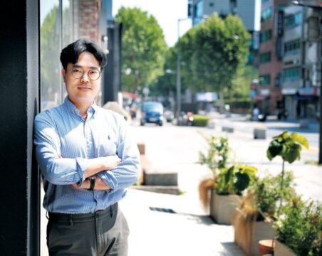 지난달 27일 서울 종로구 언더독스 사옥에서 만난 조상래 대표는 "최근 몇 년 새 창업 문턱이 많이 낮아졌다"면서 "이제는 수도권을 벗어나 전국 각 지역에서 소셜 밸류를 창출하는 창업가들을 발굴하고 육성하고 싶다"고 말했다. /주민욱 C영상미디어 기자