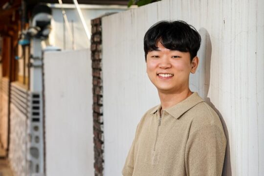 신선 아름다운재단 열여덟어른 캠페이너도 고민 많던 자립 초년생의 순간이 있었다. 그는 "보호시설 퇴소 후 생전 처음 받아본 고지서에 당황했던 기억, 보일러 고장으로 불이 날 뻔했을 때의 아찔했던 기억이 생생하다"면서 "그간의 시행착오에서 얻는 자립의 노하우를 모아 후배들의 건강한 자립을 응원하고 있다"고 말했다. /이건송 C영상미디어 기자