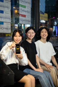 지난 6일 시각장애인의 버스 탑승을 돕는 모바일 애플리케이션 '버스스로'를 개발자한 대학생 (왼쪽부터)송지은, 윤주연, 이현동씨를 만났다. /이건송 C영상미디어 기자