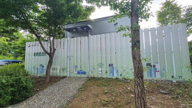 정부 세종청사 5동에 설치된 옥외 에너지저장장치(ESS) 모습. /정부청사관리본부 제공