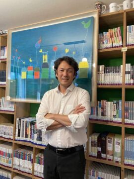 지난달 26일 서울 마포구 초록리본도서관에서 만난 박현홍 러빙핸즈 대표는 “정서적 결핍을 느끼는 한부모·조손 가정 아동에게 평생 함께할 수 있는 친구가 돼주는 게 목표”라고 했다. /박찬우 청년기자