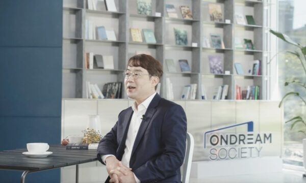 신재용 서울대 경영학과 교수는 10일 열린 '제3회 현대차정몽구재단 미래지식 포럼'에서 "강도 높은 경쟁을 겪으며 학창시절을 보낸 MZ세대는 이른 나이에 '공정성'의 중요성을 느꼈다"면서 "노력을 올바르게 평가받기 위해서는 본인들이 경쟁하는 시스템의 공정성이 무엇보다도 중요하다고 생각한다"고 말했다. /현대차정몽구재단