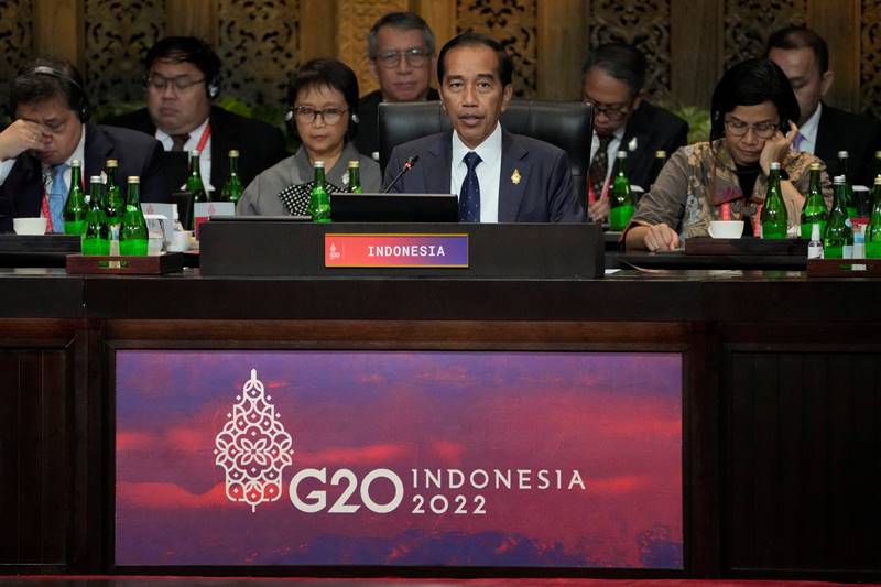조코 위도도 인도네시아 대통령이 15일(현지 시각) G20 정상회의에서 발언하고 있다. /로이터 연합뉴스
