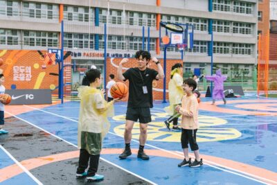 지난 27일 서울 금천구에 있는 평생교육기관 ‘모두의학교'에서 '모두의 운동장' 오프닝 이벤트가 열렸다. /초록우산어린이재단