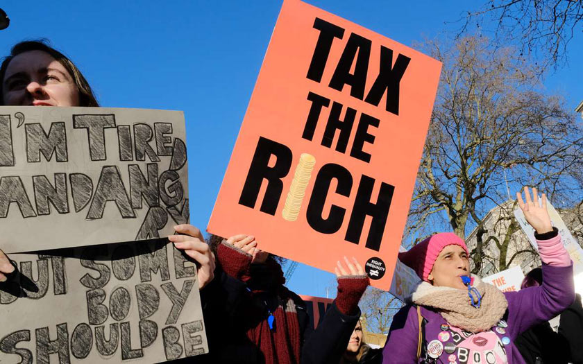 지난 2020년 영국 런던에서 부유세를 주장하는 시위가 열렸다. /옥스팜