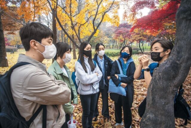 지난달 19일 서울 양재시민의숲에서 환경 분야 공익 활동가 양성 프로그램인 '풀씨 아카데미' 4기의 현장 체험이 진행됐다.