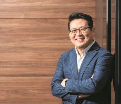 인지심리학자 김경일 아주대 심리학과 교수는 “행복의 크기와 강도에 집착하지 않고 만족의 빈도를 높일 수 있는 사람이 진화적 관점에서도 강자”라고 했다.