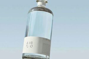 미국 스타트업 에어컴퍼니(Air Company)에서 판매하는 에어 보드카(Air Vodka). 대기 중 포집된 이산화탄소를 활용한 원료로 만든 탄소중립 제품이다.